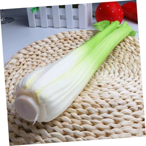 Happyyami 2pcs Lifelike Celery Artificial Vegetable Decor